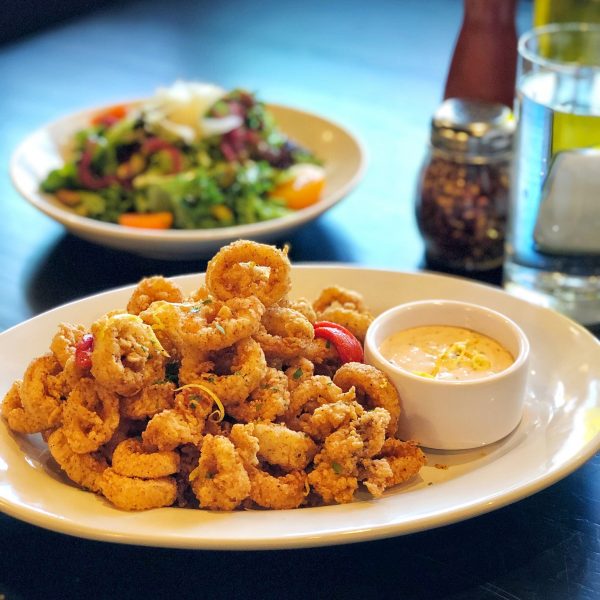  Fried Calamari (Spicy tomato aioli) 