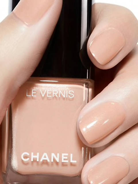 chanel glimmer nail polish