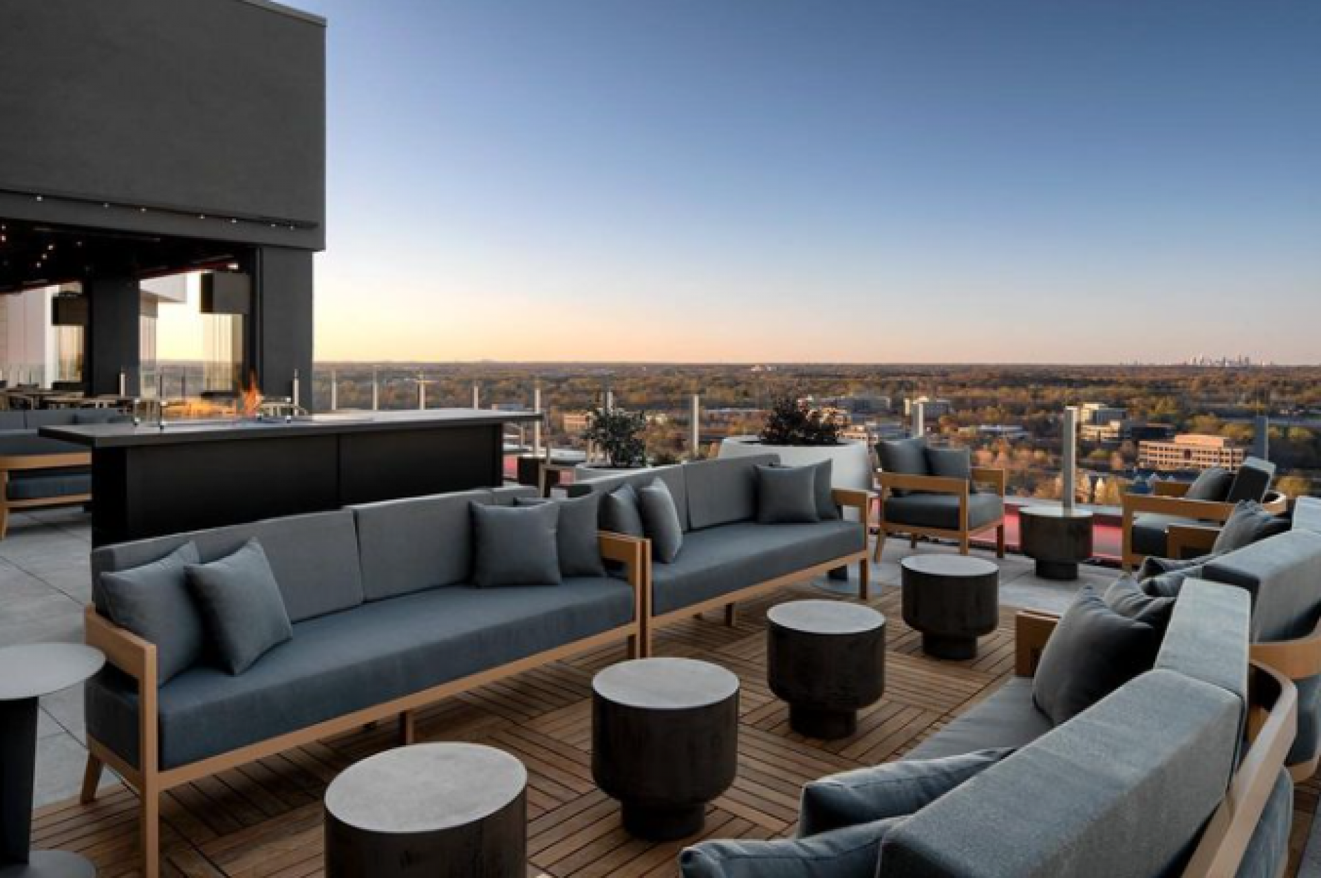Best Charlotte Rooftop Bars & Restaurants for Summer 2023 | Scoop